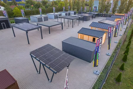 Ausstellungsflaeche 100