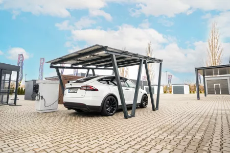 Ausstellungsflaeche 120