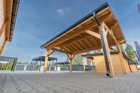 Ausstellungsflaeche 140